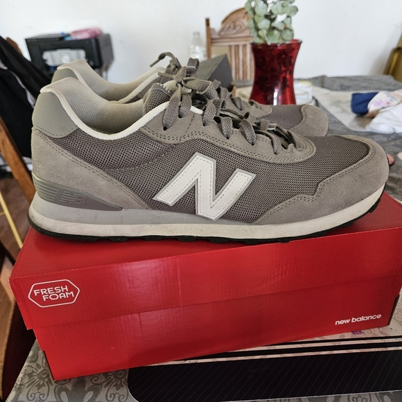 New balance shoes - Picture 1 of 5